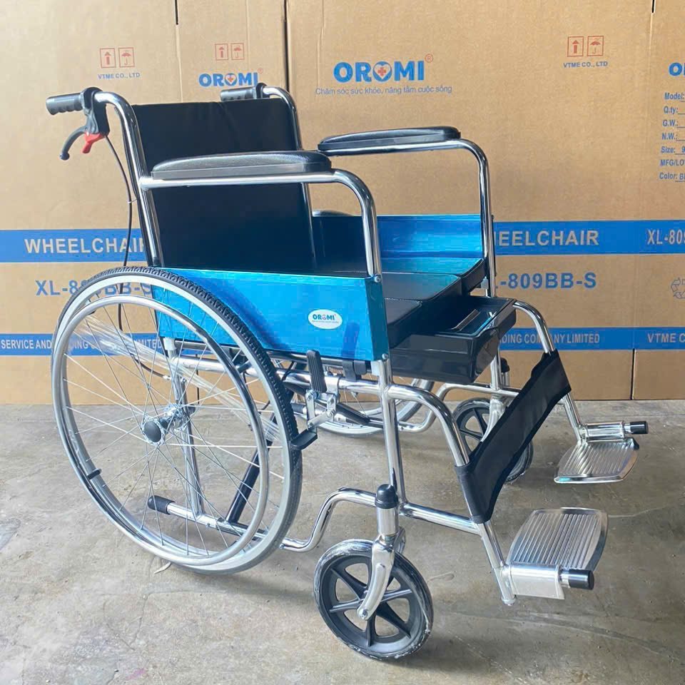 Xe lăn có bô vệ sinh Oromi XL-809-BB-S Xe lăn có bô vệ sinh Oromi XL-809-BB-S